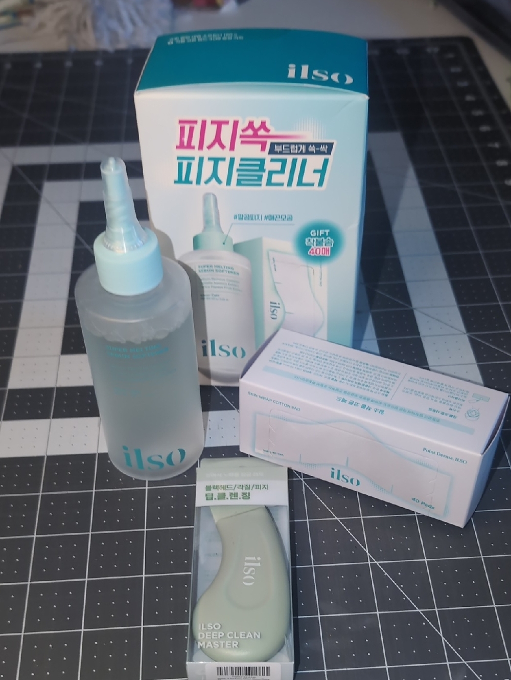 ilso Super Melting Sebum Softener Set + Deep Clean Master Scraper NWT